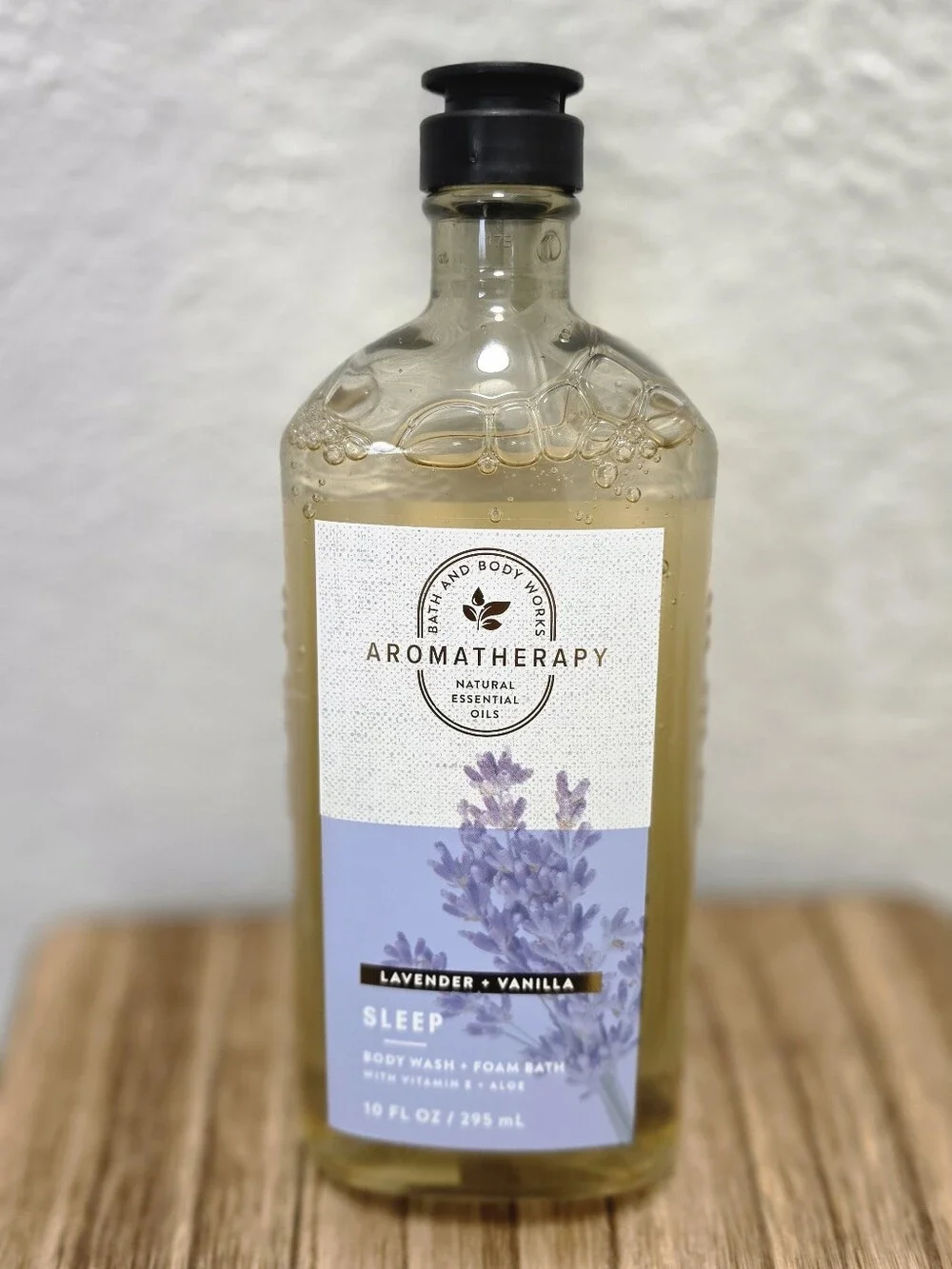 Bath & Body Works Aromatherapy Lavender Vanilla Sleep Body Wash - Lavender